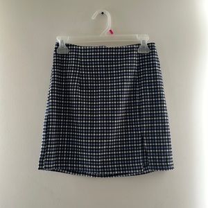 WILD FABLE - Plaid Mini Skirt w/ Slit (4)